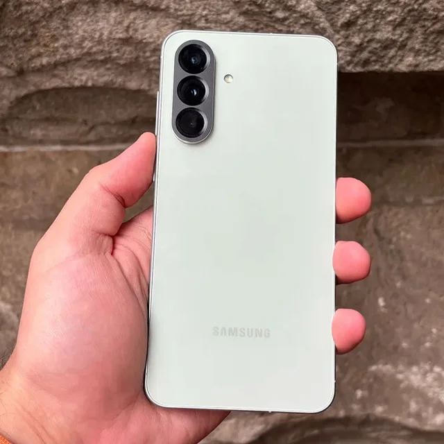 گوشی موبایل سامسونگ مدل Galaxy A56 دو سیم کارت ظرفیت 256 گیگابایت و رم 8 گیگابایت - ویتنام 102127714